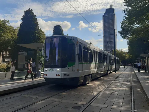 Nantes. Place aux étudiants pour conduire le tram l'été !
